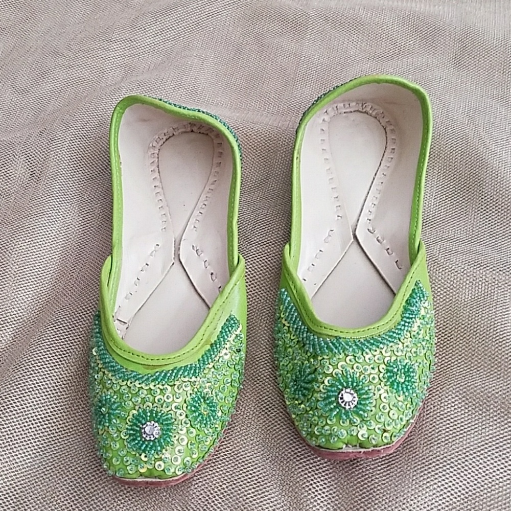 Girl's  Indian shoes